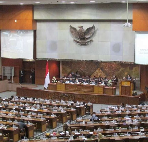 Wacana Pilkada Dipilih Lewat DPRD, Negosiasi Dagang RI-AS Berisiko, dan Diskon Transportasi&hellip;