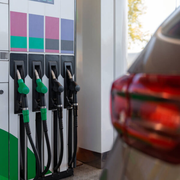 Tata Kelola Parpol Jadi Penyebab Korupsi, Harga BBM Naik, dan Feri Amsari&hellip;