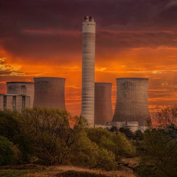 KPK Tangkap Bupati Lampung Tengah, Rusia Tawarkan Pengembangan Nuklir, dan Tarif AS…