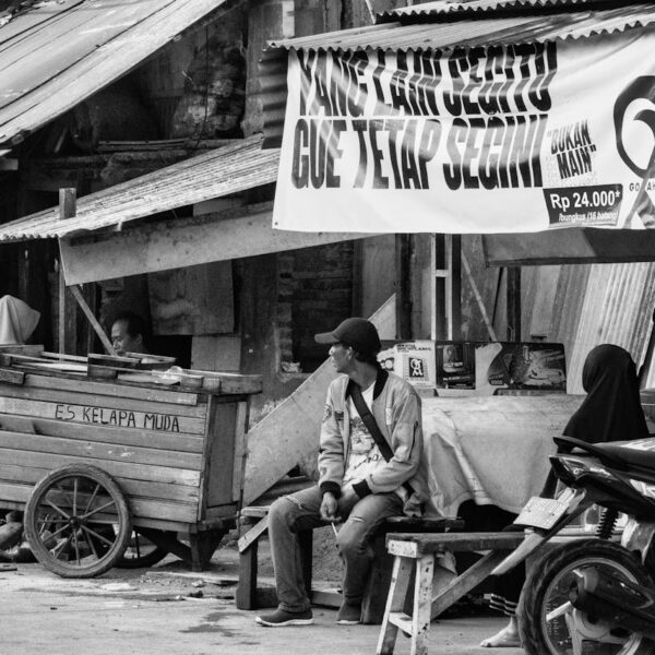 “Pengobatan Alternatif” untuk Ekonomi yang Sakit Kronis