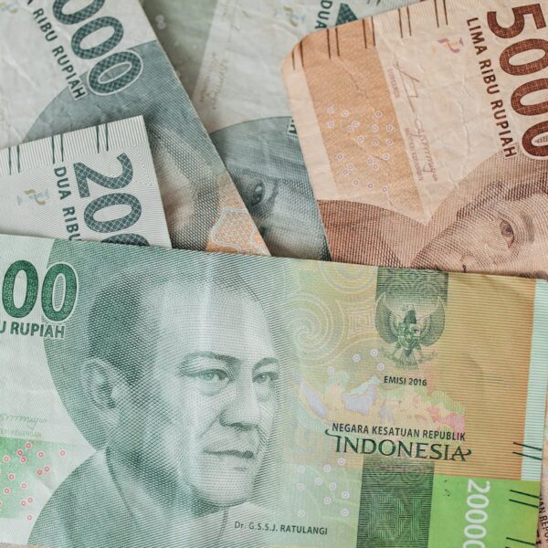 Mengembalikan Kepercayaan Publik di Tengah Rupiah Tertekan