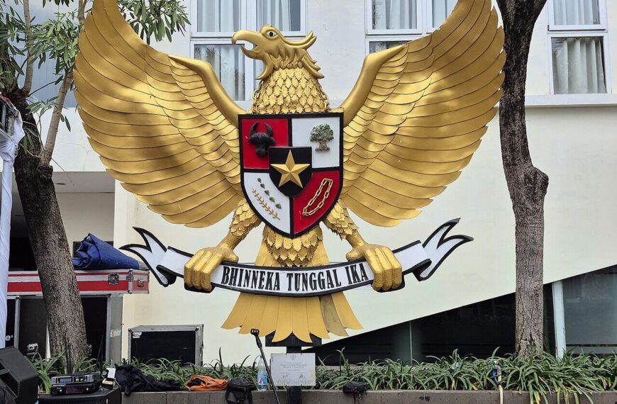 Polri Harus Lanjutkan Kasus Kontras, Jokowi SBY tak Hadir Hari Pancasila, dan&hellip;