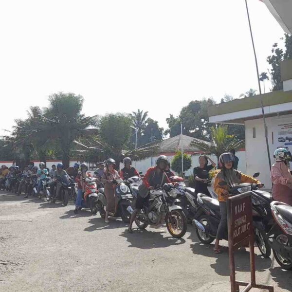 Konsumen Banyak Pindah ke BBM Subsidi, Kipas Angin KDMP Jadi Polemik, dan&hellip;