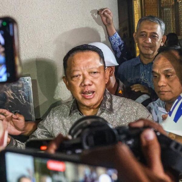 Febrie Ditahan di Rutan KPK, AS Kenakan Tarif Impor Baru, dan Warganet&hellip;
