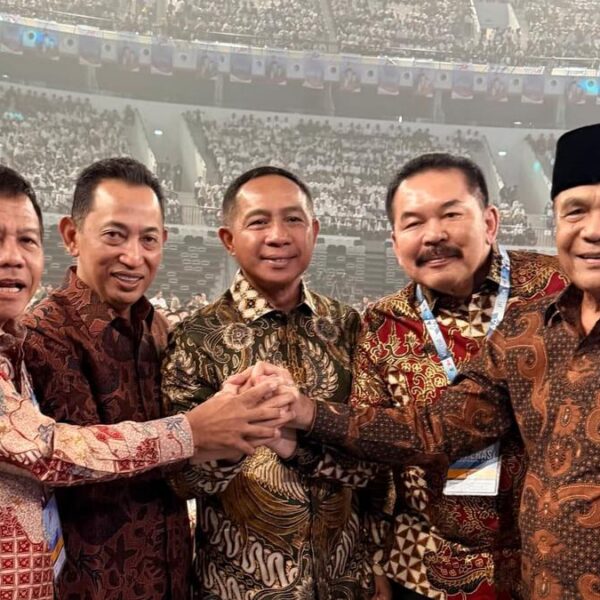 Pelimpahan Kasus Jampidsus Jadi Polemik, Harga Beras-Migor Masih Tinggi, dan Tarif Listrik&hellip;