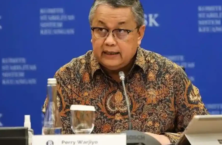 Tingkat Kepuasan Publik ke Prabowo Turun, Gubernur BI Mengundurkan Diri, dan Polisi&hellip;
