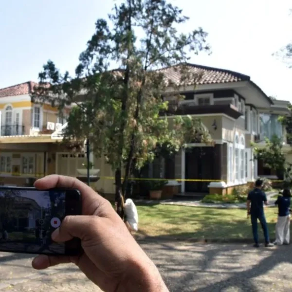 Rumah Sentul 74 Kg Emas Milik Jampidsus, Defisit APBN 2026 Melebar, dan&hellip;