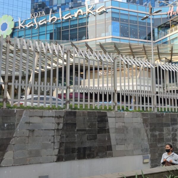 BPJS Defisit 2 Triliun per Bulan, Sejumlah Mall Tinggikan Pagar, dan Aktivitas&hellip;