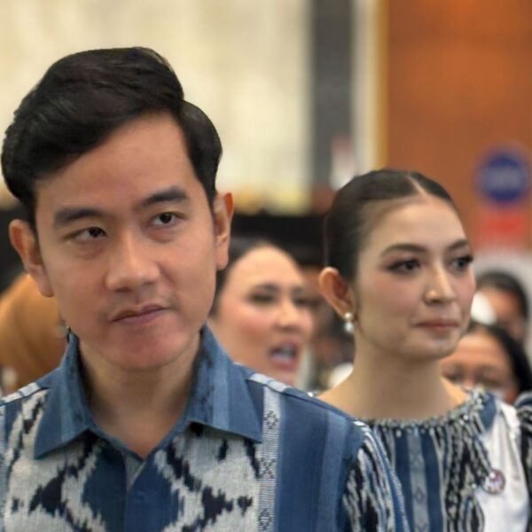 Gibran Berpotensi Dimakzulkan, Nusron tak Penuhi Panggilan KPK, dan Gaji PNS Lewat&hellip;