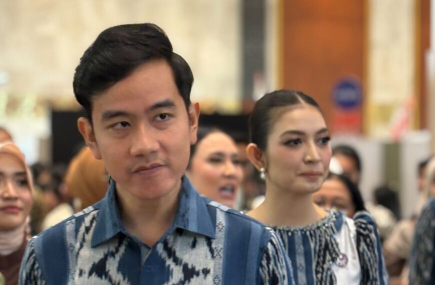 Gibran Berpotensi Dimakzulkan, Nusron tak Penuhi Panggilan KPK, dan Gaji PNS Lewat&hellip;