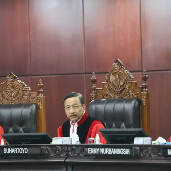 MK Tolak Gugatan Pendidikan Gibran, Jokowi Bertemu Prabowo, dan Koperasi akan Salurkan&hellip;